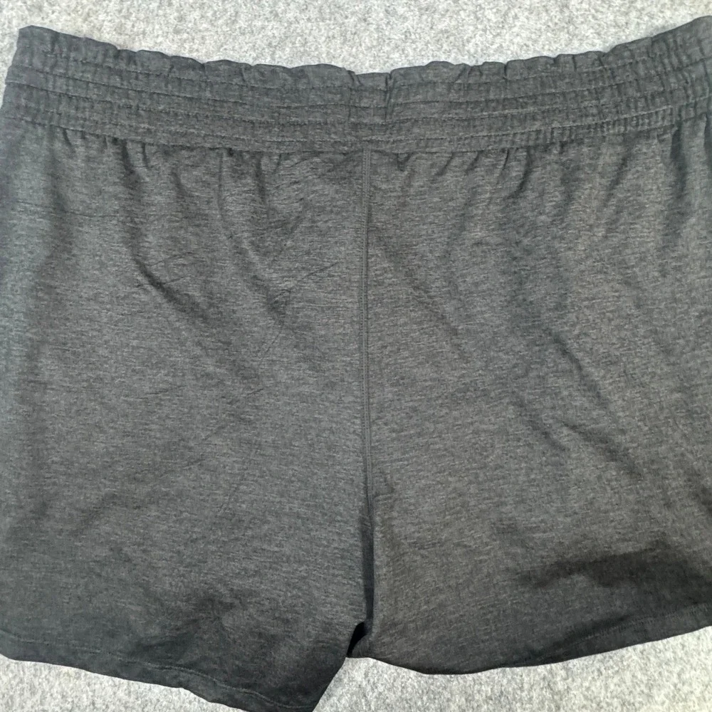 Kirkland Signature Ladies Athletic Shorts XXL Charcoal Gray Heathered 7771782
